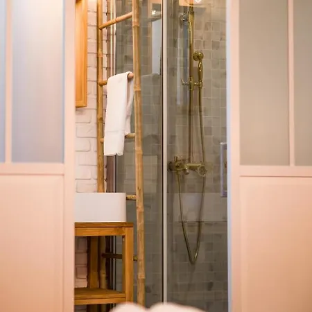 The Blue Elysee Apartment