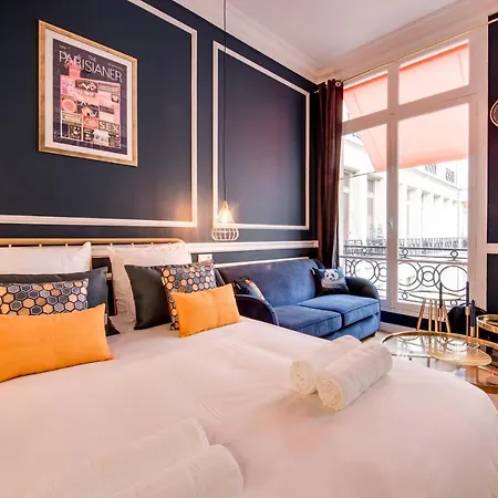 The Blue Elysee Apartment